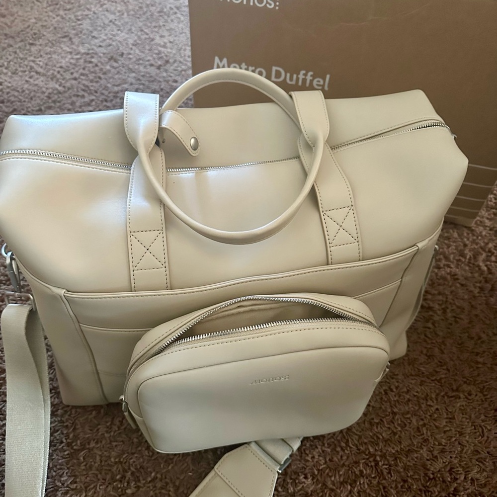 MONOS Metro Duffel ivory - NEW